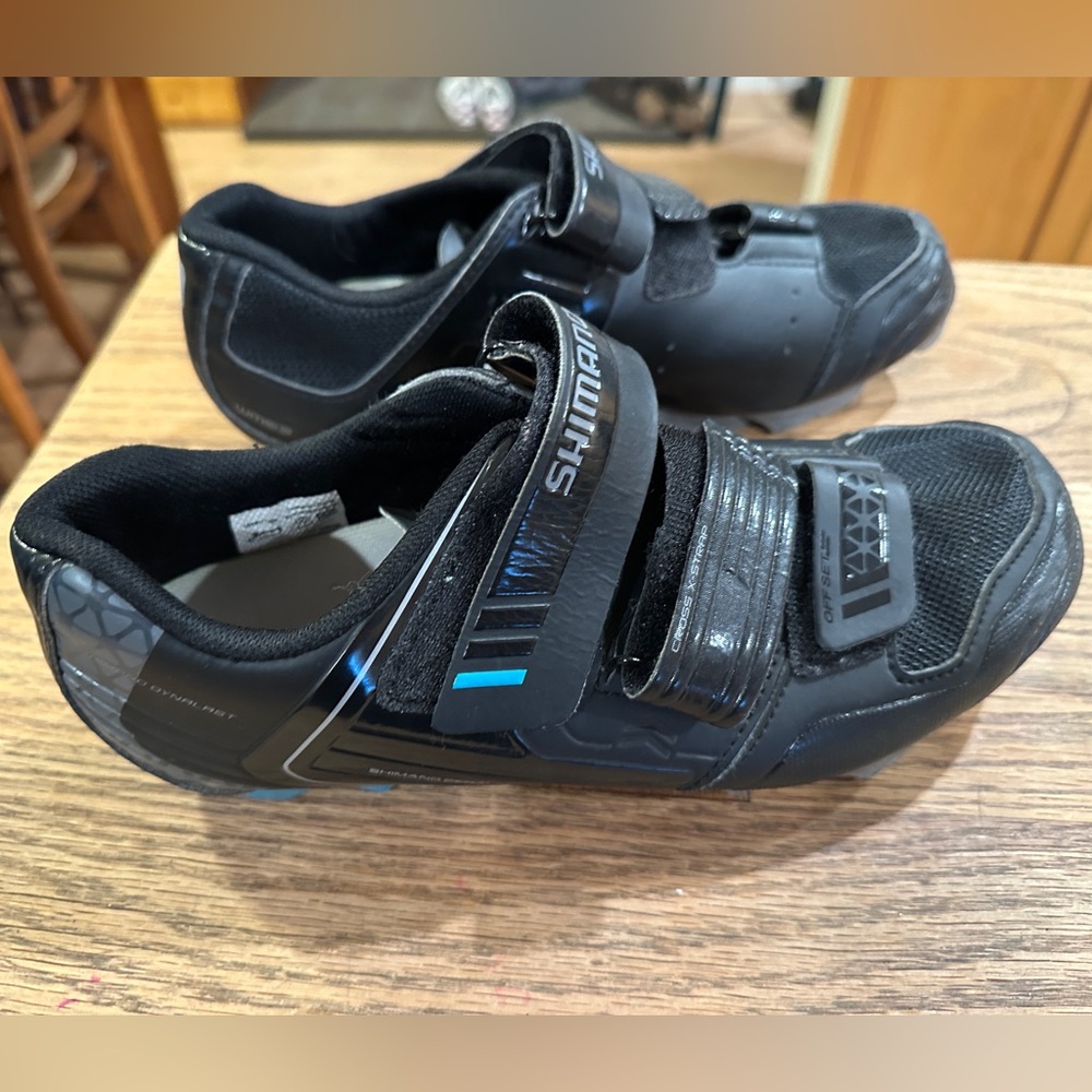 Shimano cycling shoes MTB/Gravel, 2-bolt cleat design. Women’s 40 or US 7.75/8